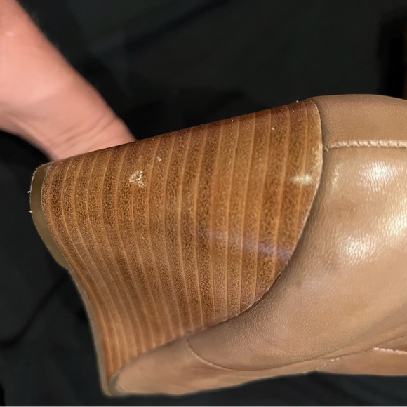 Womens Bandolino Taupe Leather Wedge Booties Size 9.5 - Picture 6 of 10